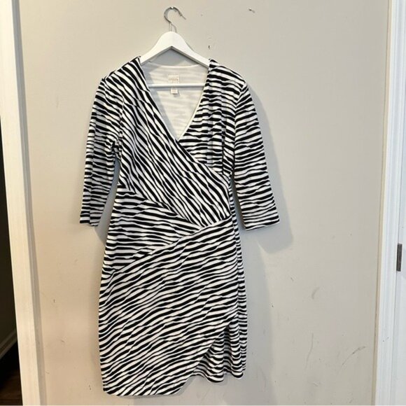 Chico’s Surplice Zebra Jessie Pullover Faux Wrap Dress Animal Print Size M (1) - Picture 2 of 10